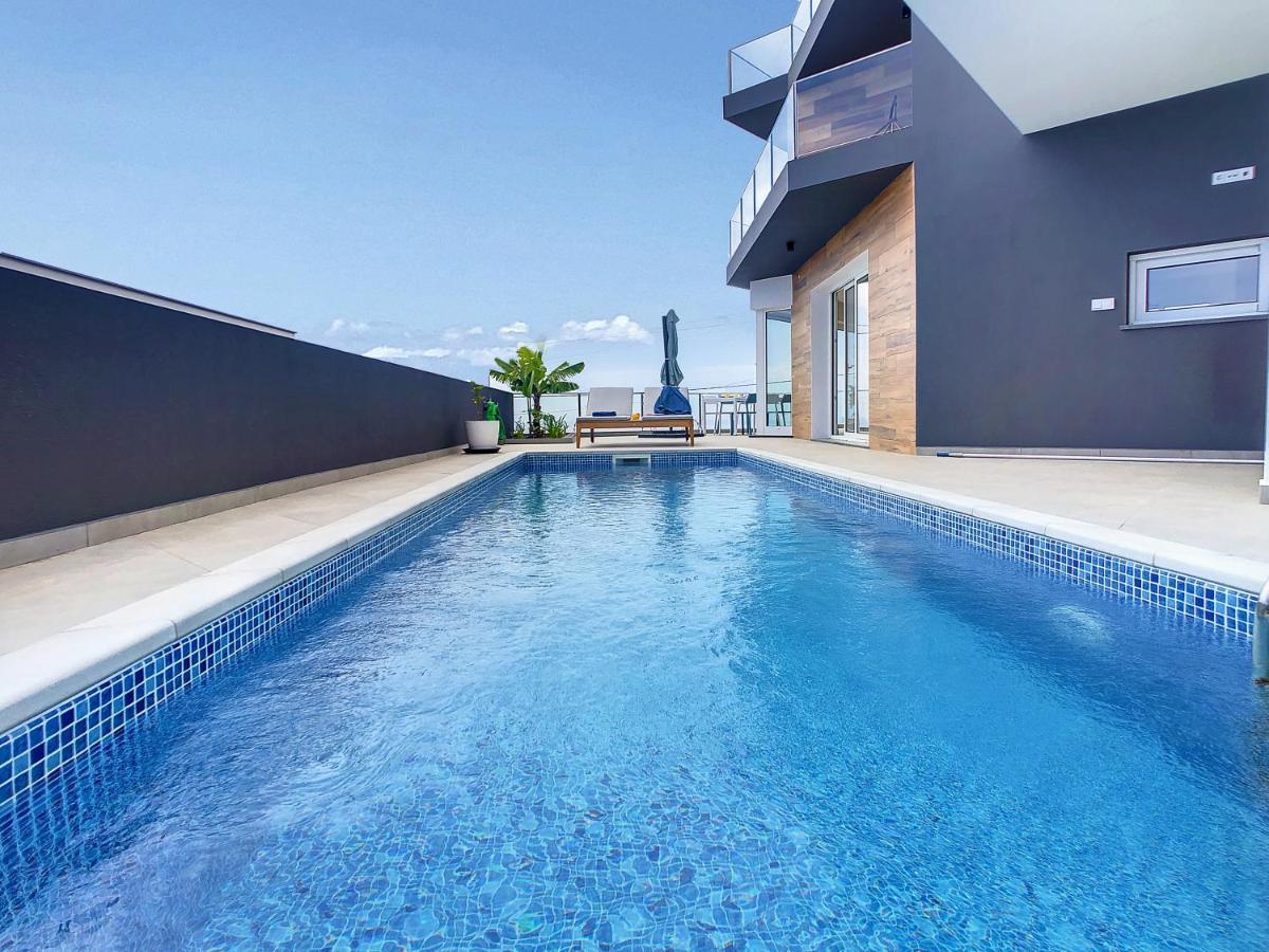 Villa Omar By Lovelystay Canhas Екстериор снимка